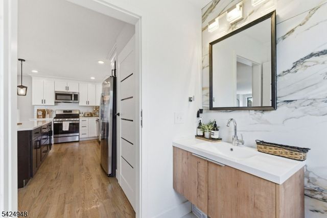 25 E 10Th St A, Linden City, NJ 07036