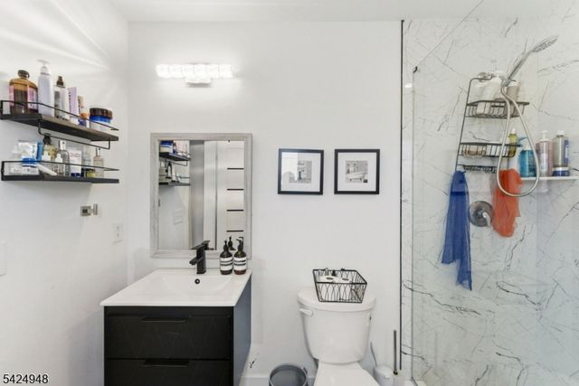 25 E 10Th St A, Linden City, NJ 07036