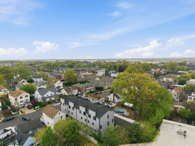 25 E 10Th St A, Linden City, NJ 07036