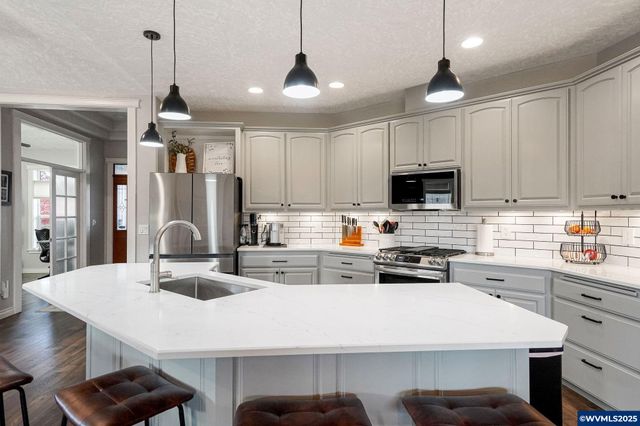 3208 54th Av NE, Albany, OR 97321