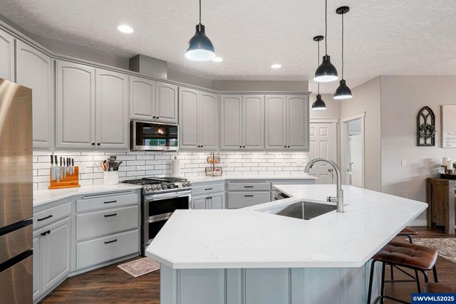 3208 54th Av NE, Albany, OR 97321