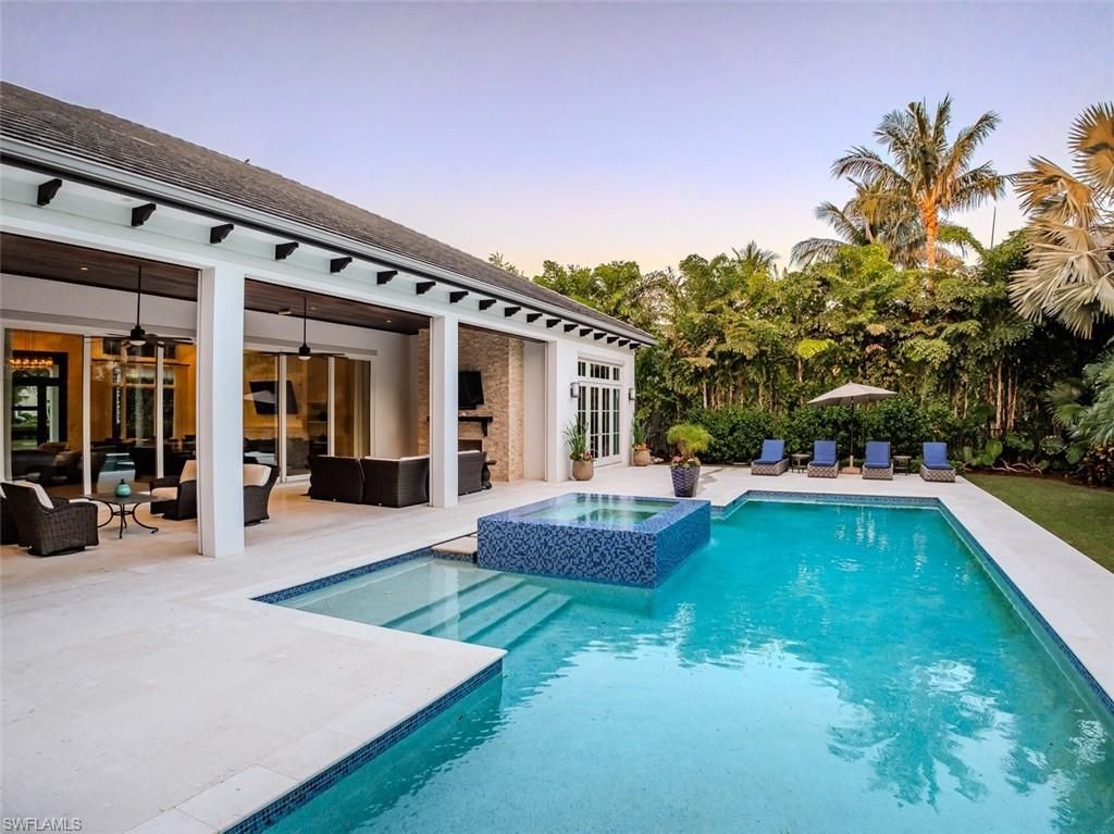 702 BOBWHITE LN, NAPLES, FL 34108 — photo 2