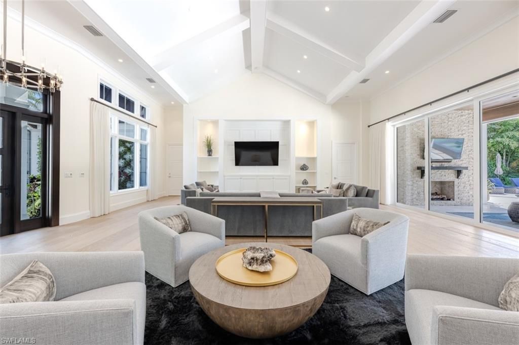 702 BOBWHITE LN, NAPLES, FL 34108 — photo 4