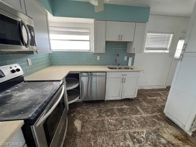 8140 Cleaves RD, North Fort Myers, FL 33903