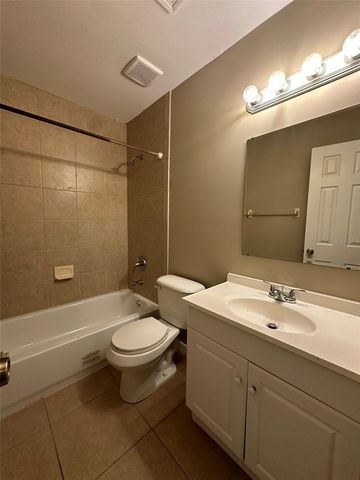 2422 NW 4TH TERRACE, Gainesville, FL 32609