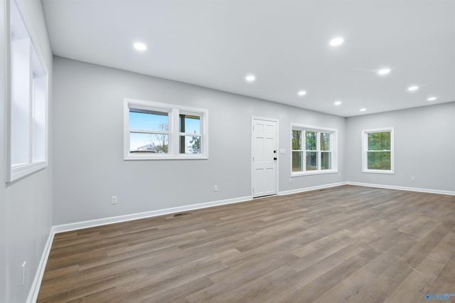 9815 Highway 72, Athens, AL 35611