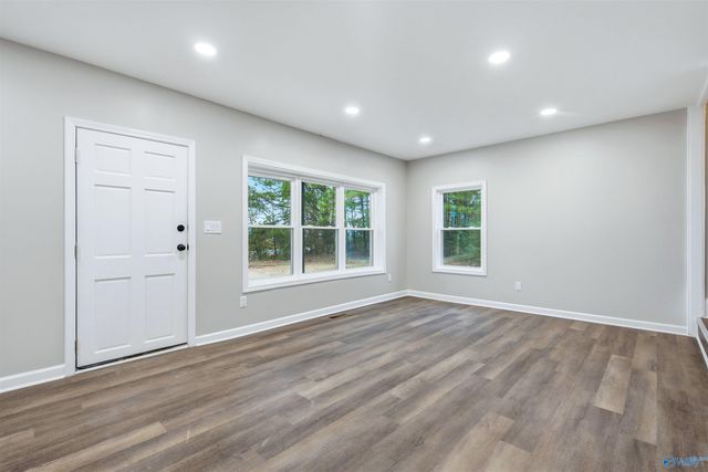 9815 Highway 72, Athens, AL 35611