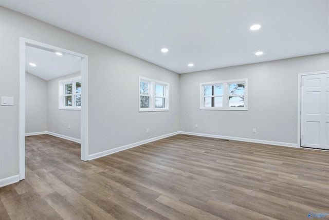 9815 Highway 72, Athens, AL 35611