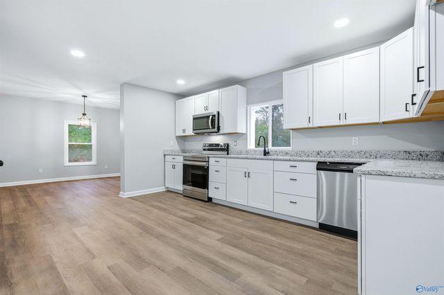 9815 Highway 72, Athens, AL 35611