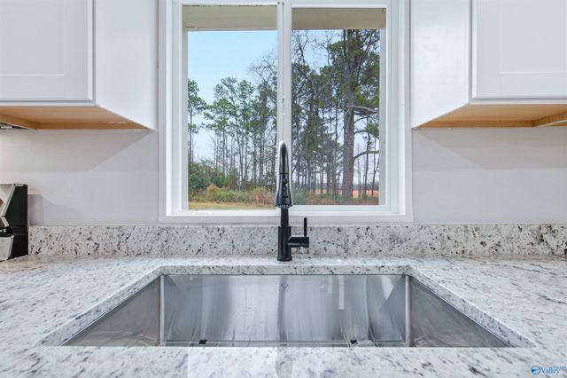 9815 Highway 72, Athens, AL 35611