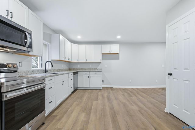 9815 Highway 72, Athens, AL 35611