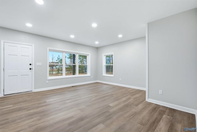 9815 Highway 72, Athens, AL 35611