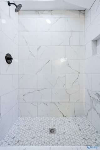 9815 Highway 72, Athens, AL 35611