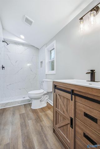 9815 Highway 72, Athens, AL 35611