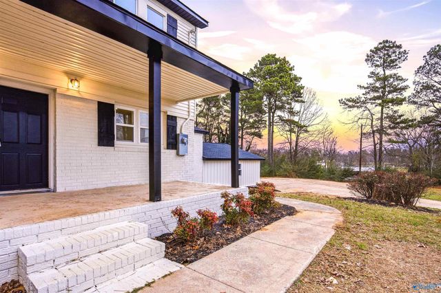 9815 Highway 72, Athens, AL 35611