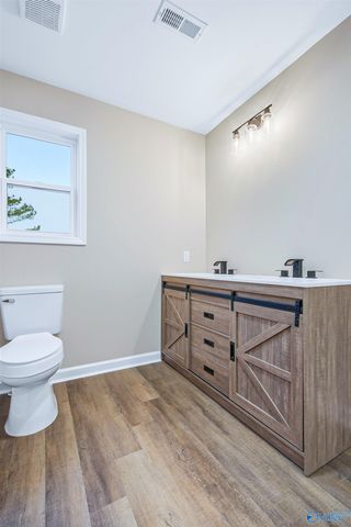 9815 Highway 72, Athens, AL 35611