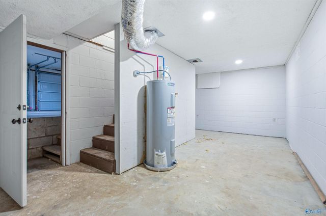 9815 Highway 72, Athens, AL 35611