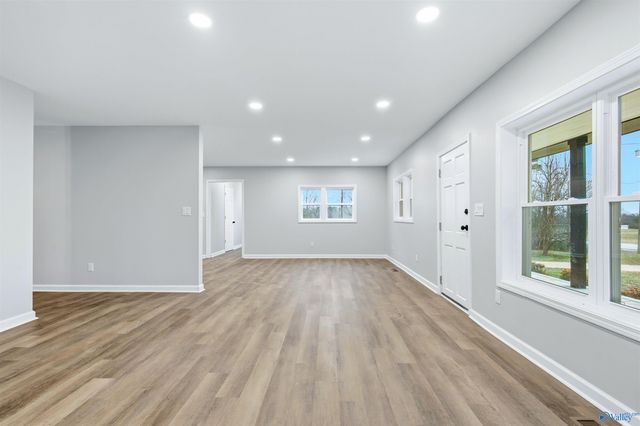 9815 Highway 72, Athens, AL 35611