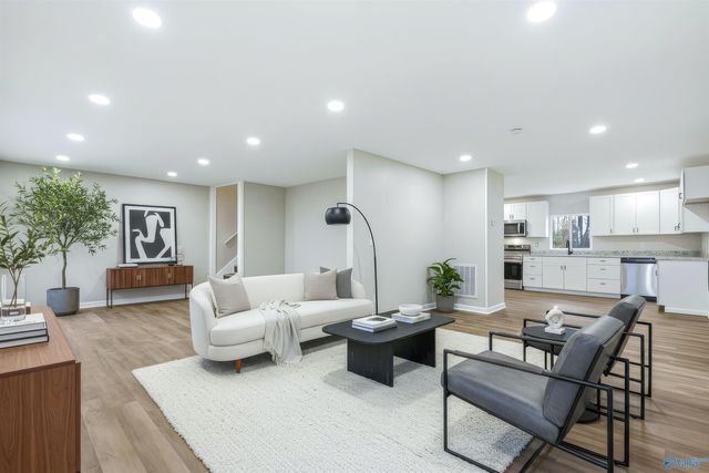 9815 Highway 72, Athens, AL 35611