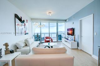 888 Biscayne Blvd 4007, Miami, FL 33132