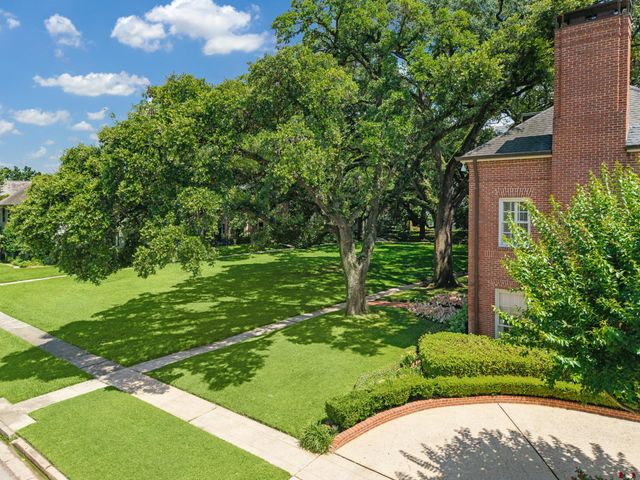 2445 Stanmore Drive, Houston, TX 77019