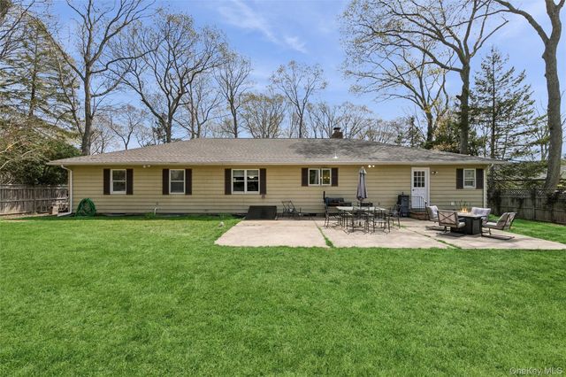 680 Westview Drive, Mattituck, NY 11952