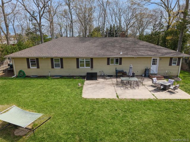 680 Westview Drive, Mattituck, NY 11952