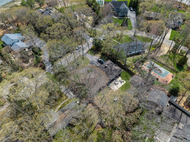 680 Westview Drive, Mattituck, NY 11952