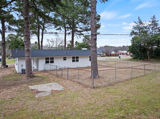 303 Campbell Street, Daingerfield, TX 75638