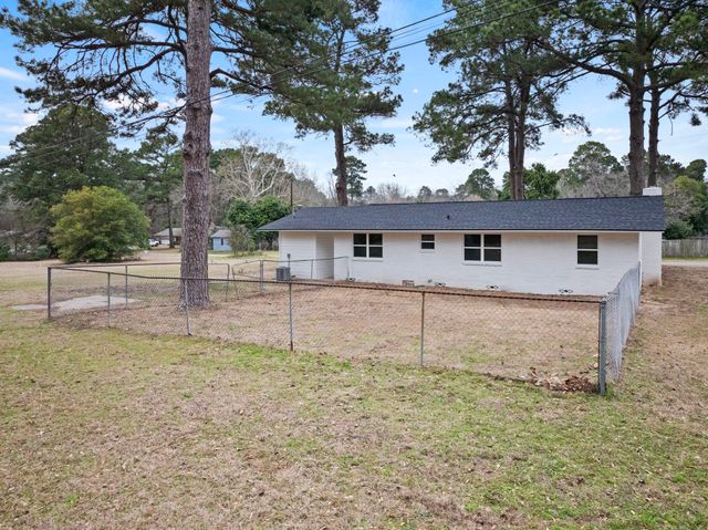 303 Campbell Street, Daingerfield, TX 75638