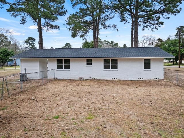 303 Campbell Street, Daingerfield, TX 75638