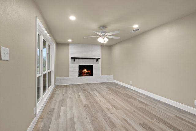 303 Campbell Street, Daingerfield, TX 75638