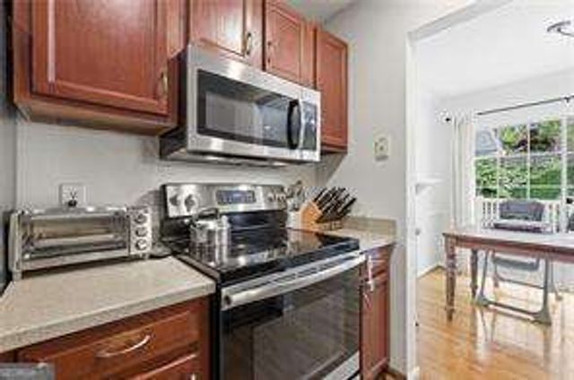 1750 Clairmont Road 11, Decatur, GA 30033
