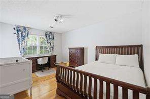 1750 Clairmont Road 11, Decatur, GA 30033