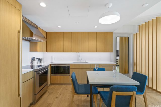 1390 Kapiolani Boulevard 3503, Honolulu, HI 96814