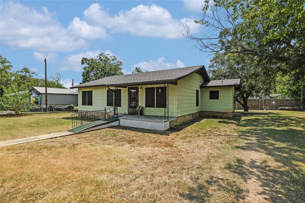 913 Bellview Ave, Round Rock, TX 78681