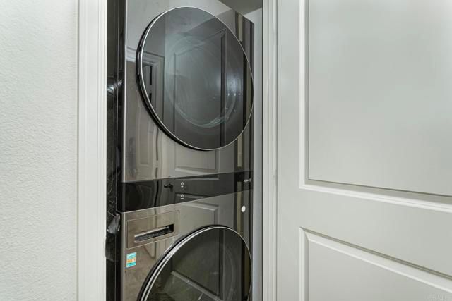 958 Foxwood Lane, Vista, CA 92081