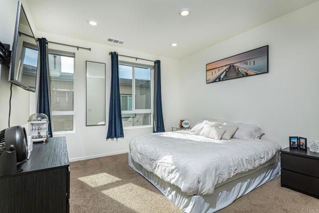 958 Foxwood Lane, Vista, CA 92081