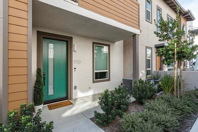 958 Foxwood Lane, Vista, CA 92081