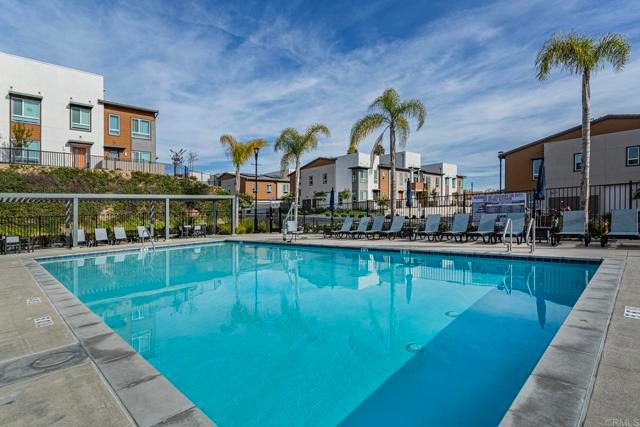 958 Foxwood Lane, Vista, CA 92081