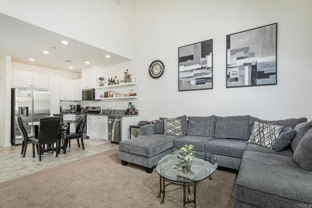 958 Foxwood Lane, Vista, CA 92081