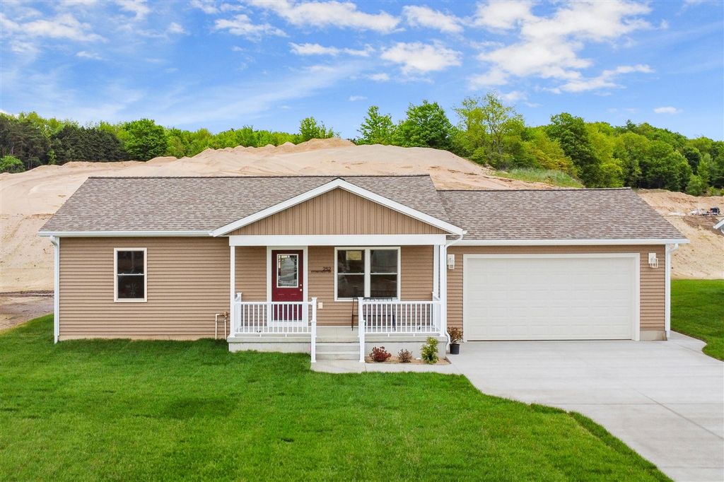 252 Stonecrest Drive, Shelby, MI 49455