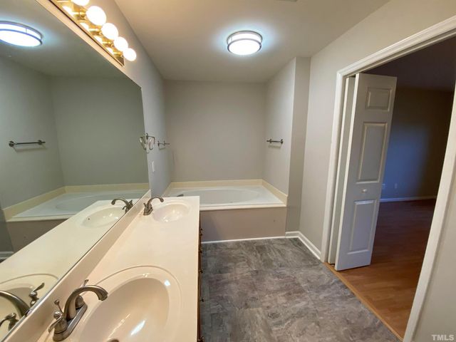 2413 Wellington Ridge Loop 2413, Cary, NC 27518