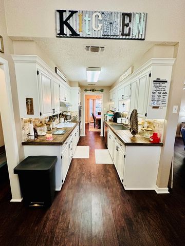 1027 E 17th St, Colorado City, TX 79512