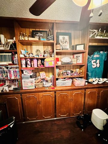 1027 E 17th St, Colorado City, TX 79512