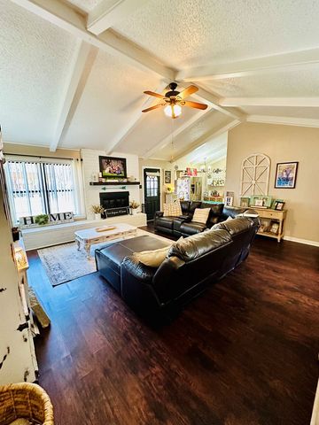 1027 E 17th St, Colorado City, TX 79512