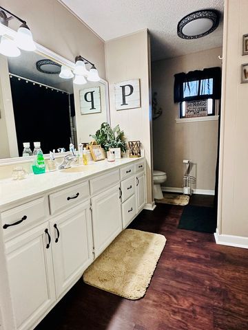 1027 E 17th St, Colorado City, TX 79512