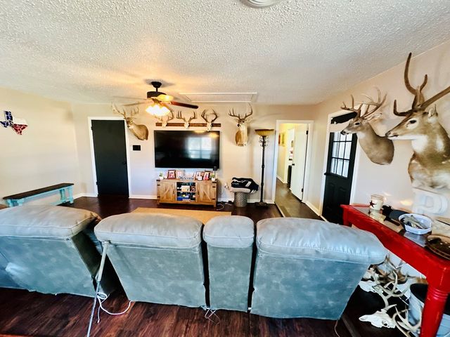 1027 E 17th St, Colorado City, TX 79512