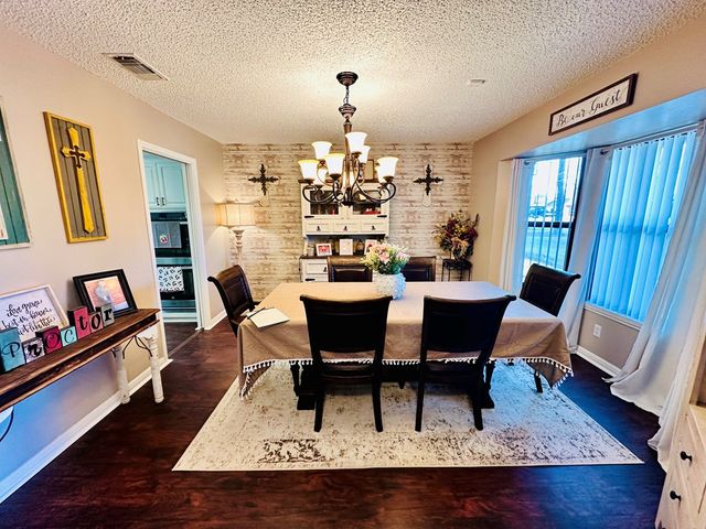 1027 E 17th St, Colorado City, TX 79512