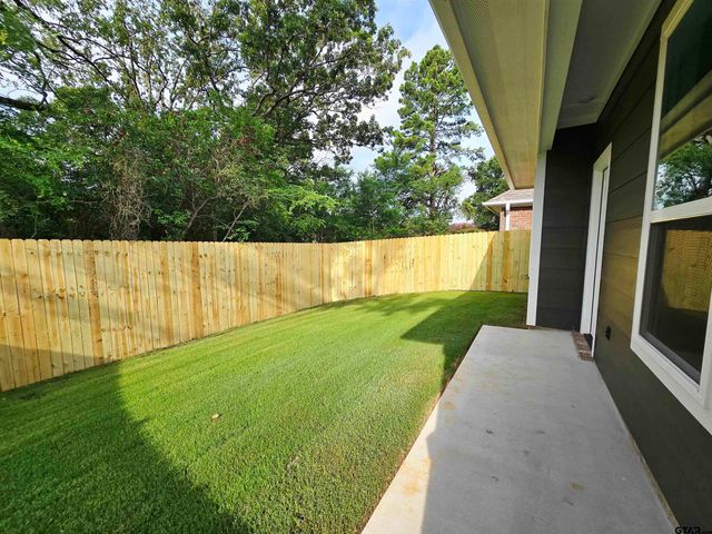 612 Park Central, Chandler, TX 75758